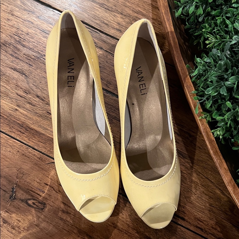 NWT Vaneli Phebe Ice Fodervern Patent/Ice Quilted Cork Peep Toe Heels. Size 8.5 - Picture 3 of 7